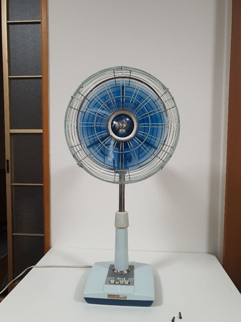 レトロ青い家庭用扇風機
