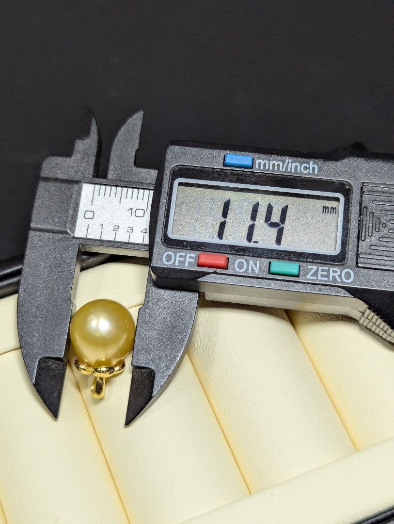 P46 南洋白蝶真珠　ゴールデンパール　SV ペンダントトップ