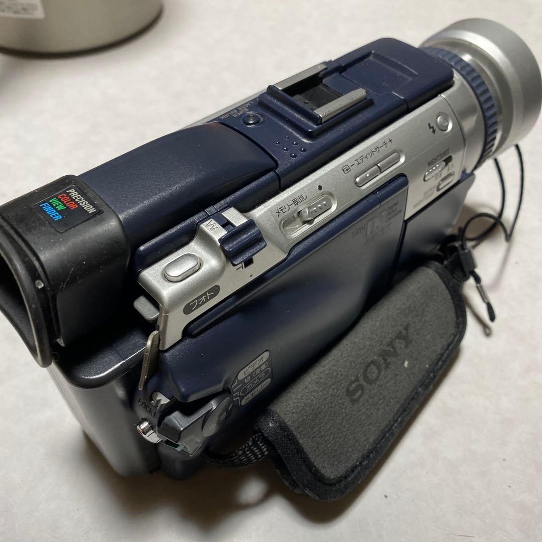 SONY miniDV HANDYCAM DCR-TRV30 ①