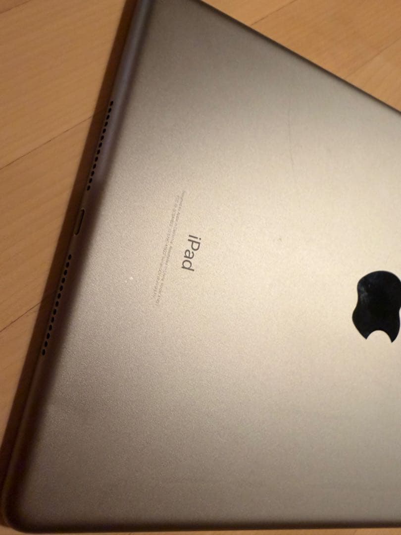 Apple iPad (第5世代) 128GB シルバー Wifiモデル