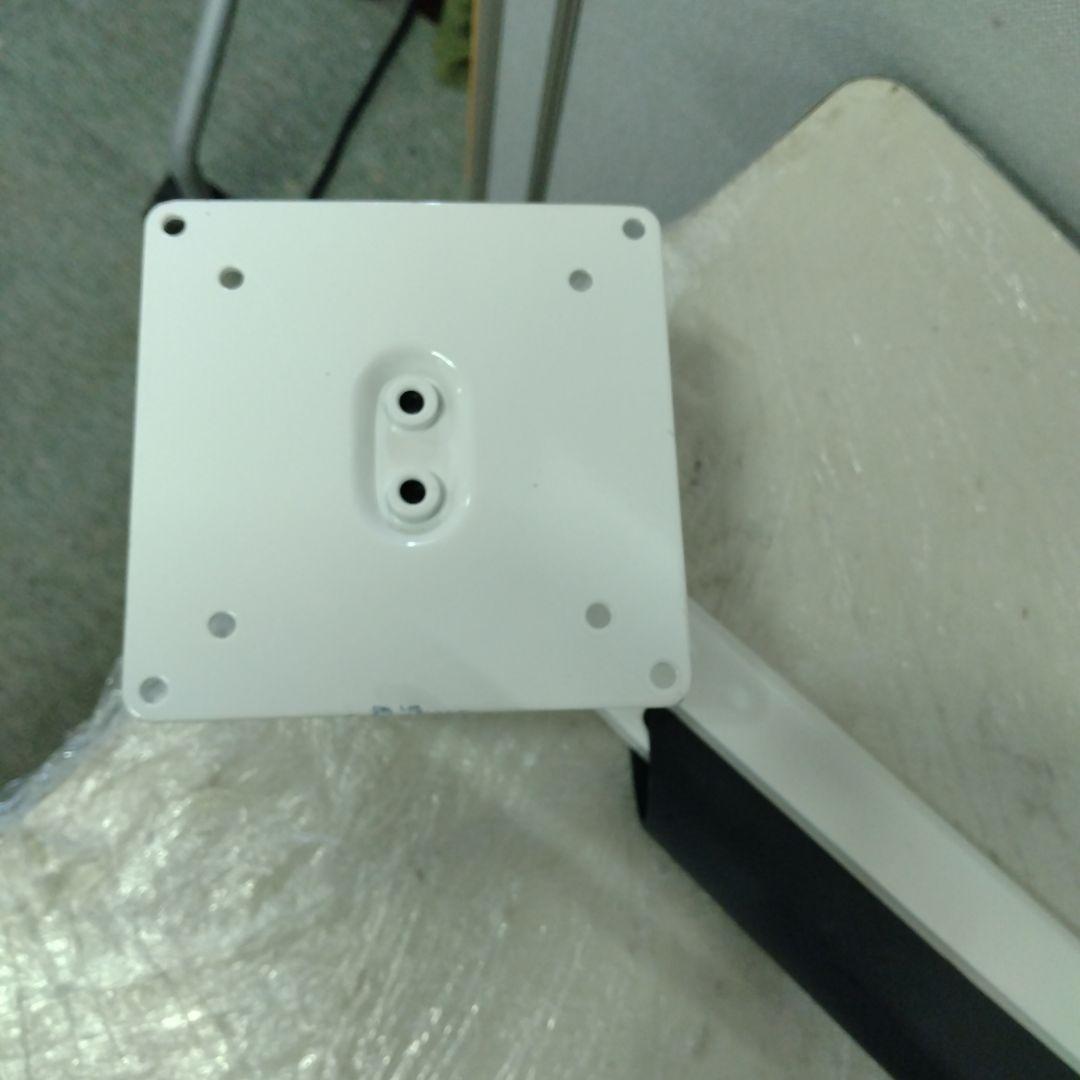 サンワサプライ　水平垂直多関節液晶モニターアーム　ホワイト　YK