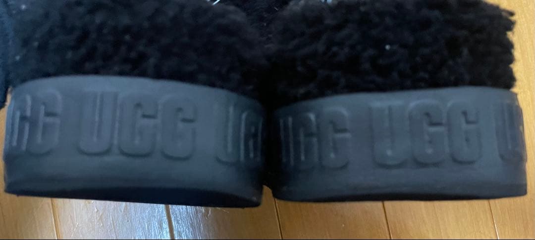 UGG アグ オー フラッフィータ OH FLUFFITA サンダル #ブラック
