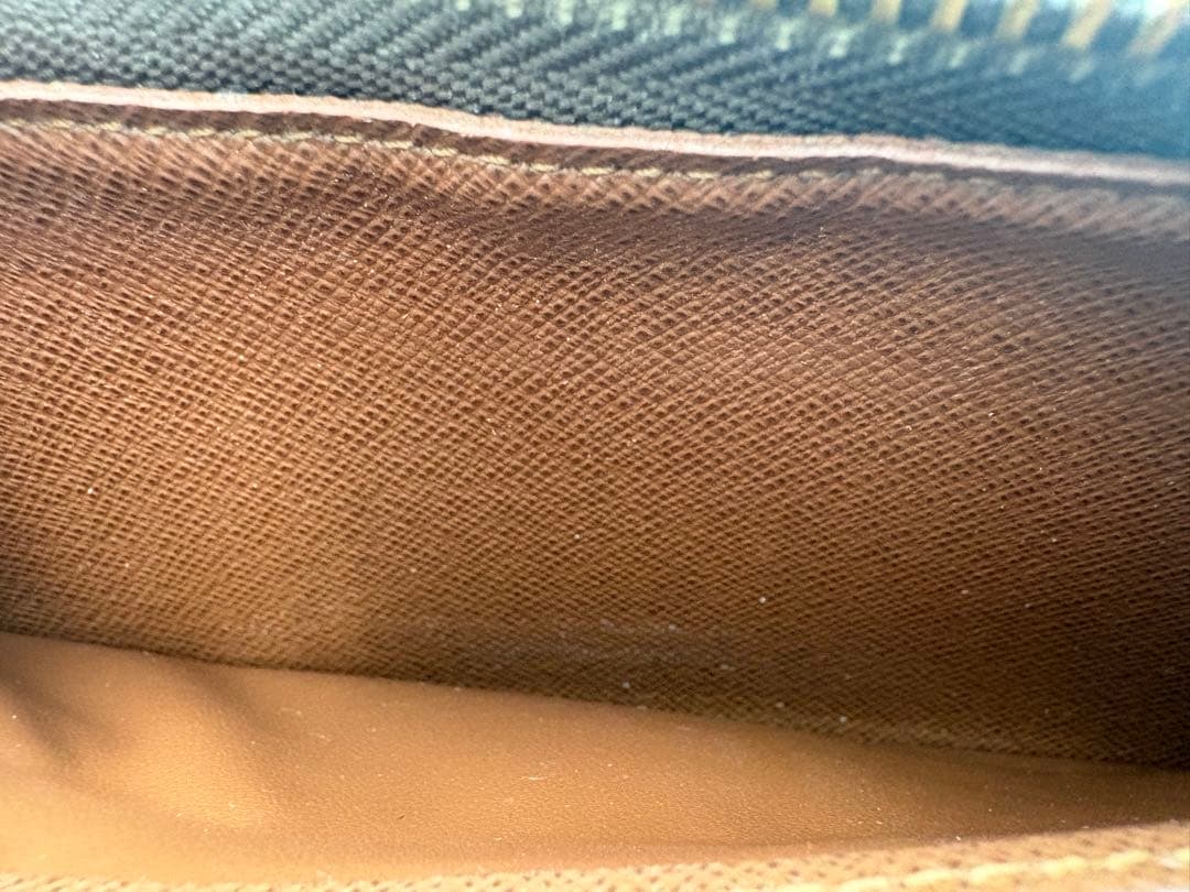 ルイヴィトン モノグラム　長財布ジッピーウォレット　ラウンドファスナー