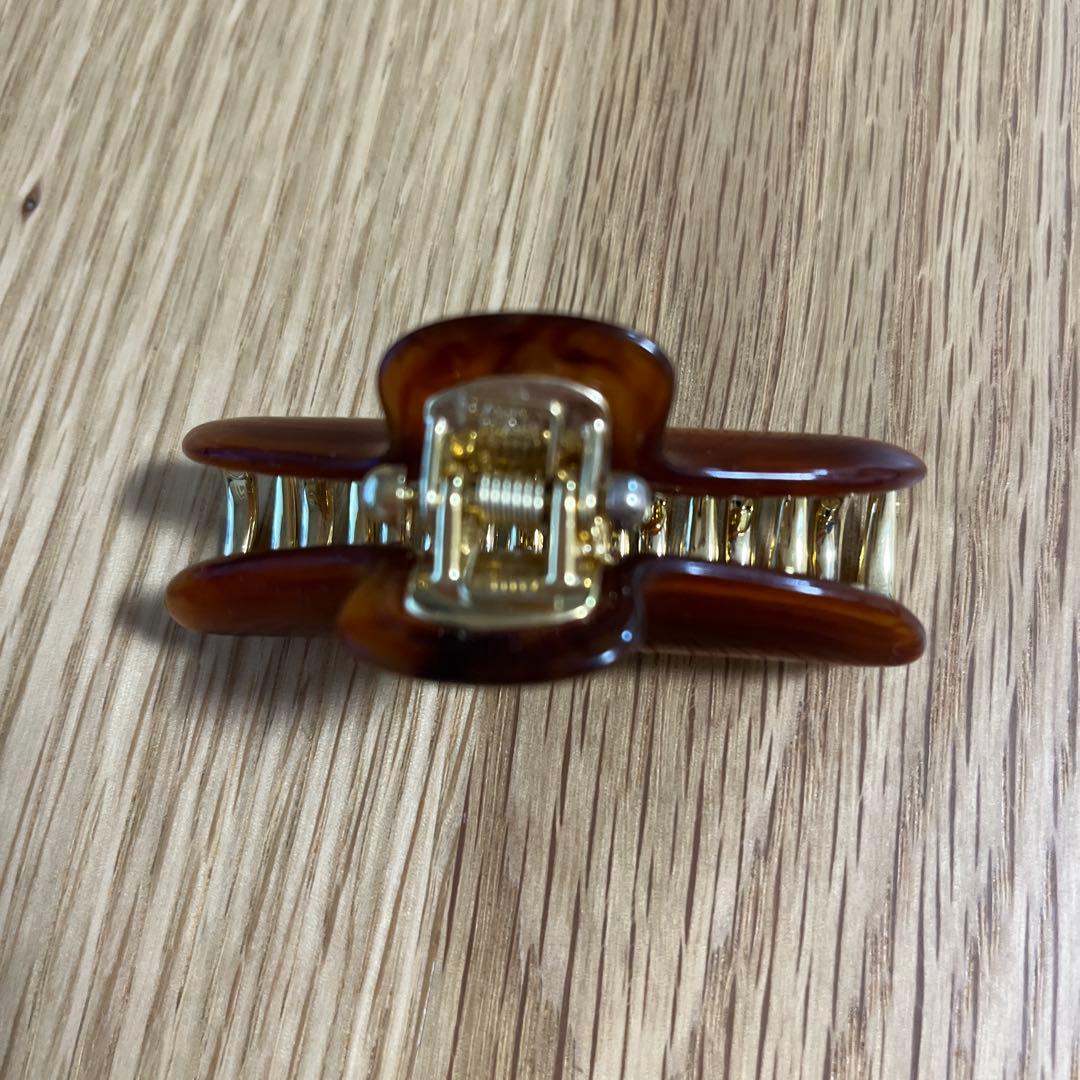 Accra ブラウン ヘアクリップ