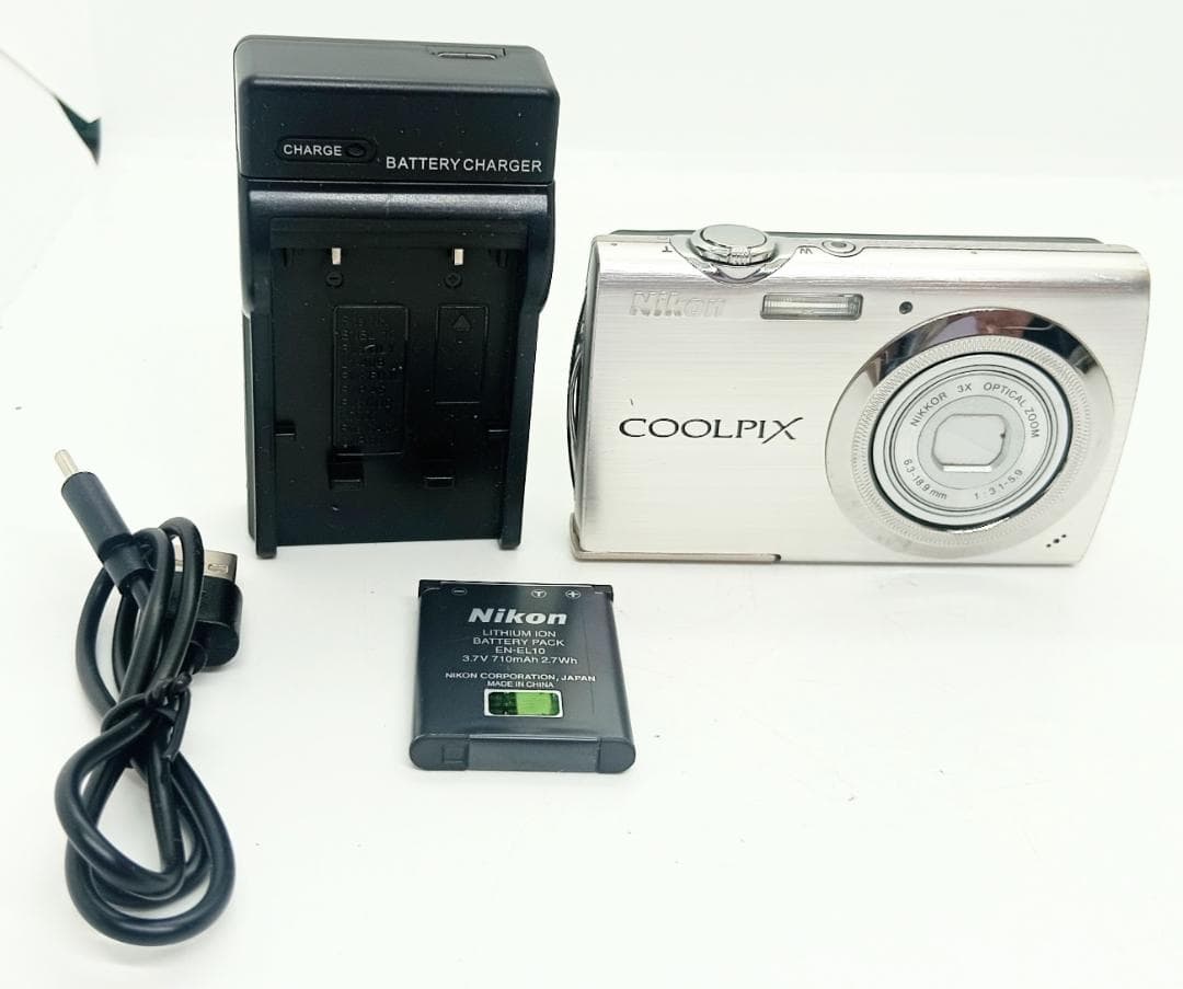 Nikon COOLPIX S230 デジタルカメラ Silver 充電器付き