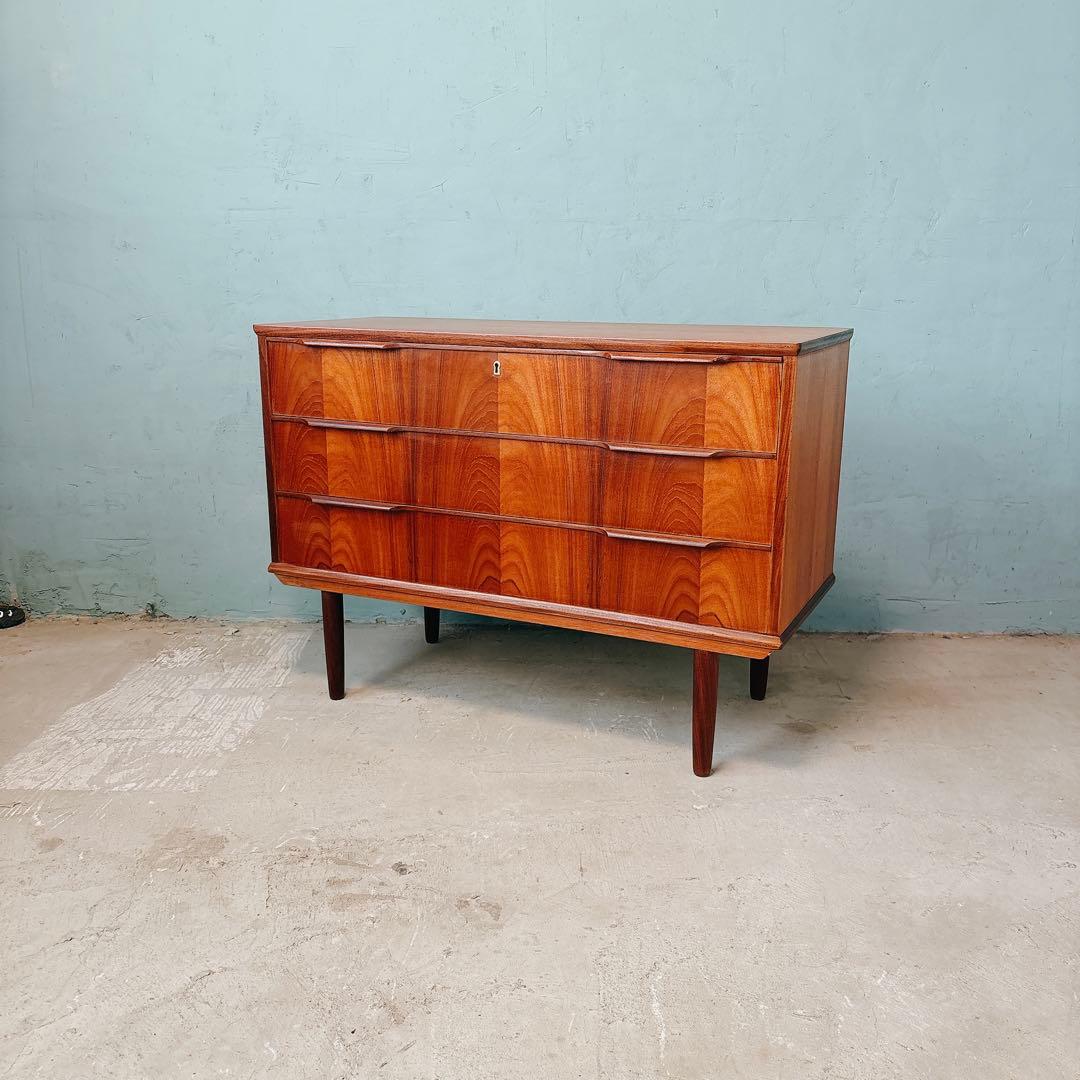 【招き猫】デンマーク　チーク材　三段チェスト　北欧家具　北欧ビンテージ