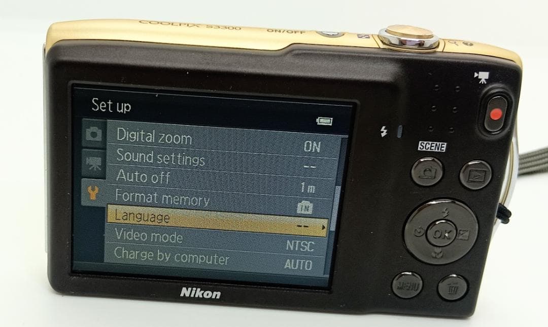 デジタルカメラ Nikon COOLPIX S3300 6X Zoom 16.0 Mp Gold
