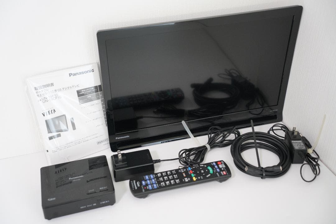 パナソニック　UN-19CF10D　UN-E10Sポータブルテレビ