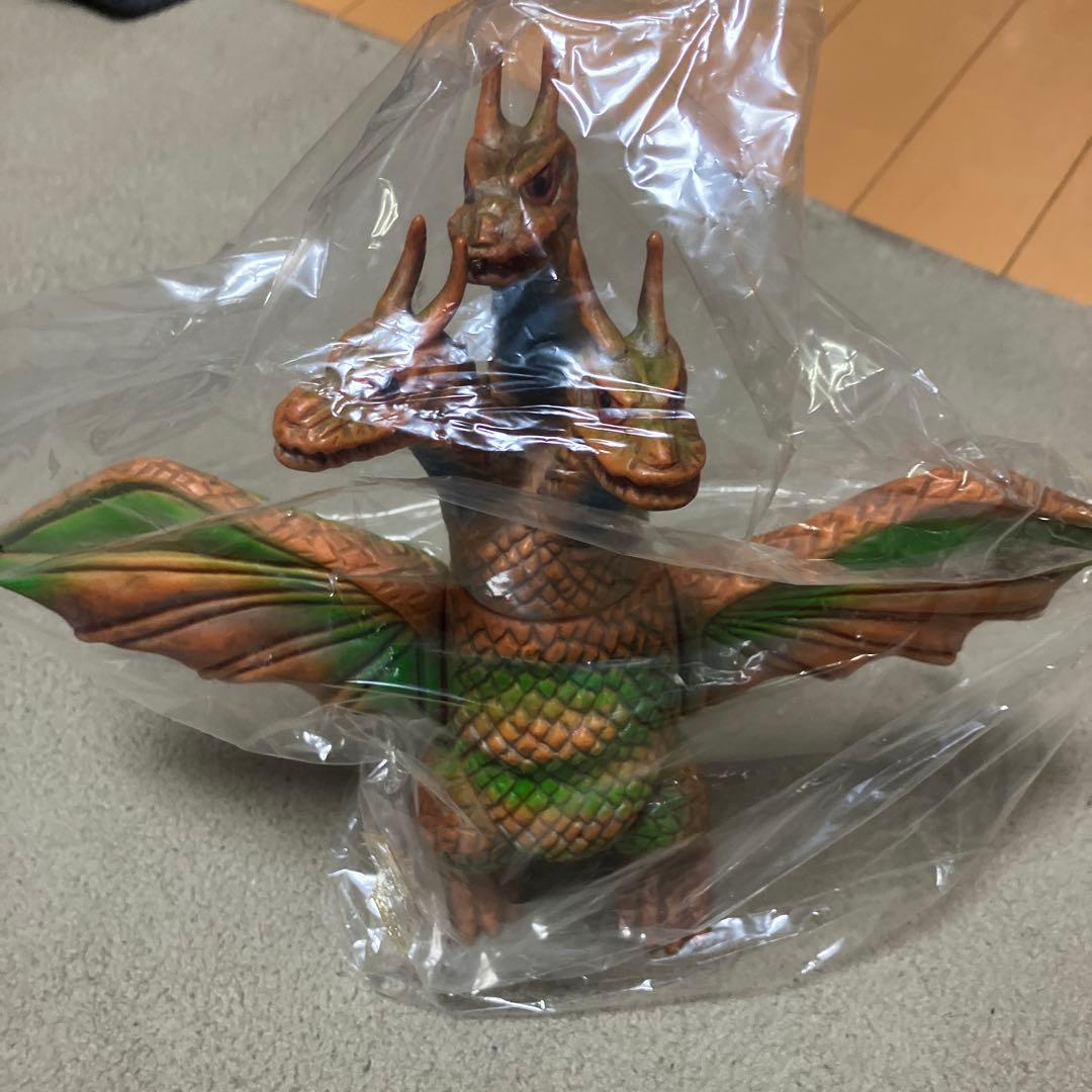 n*o様 キングギドラ　フィギュア　BULLMARK