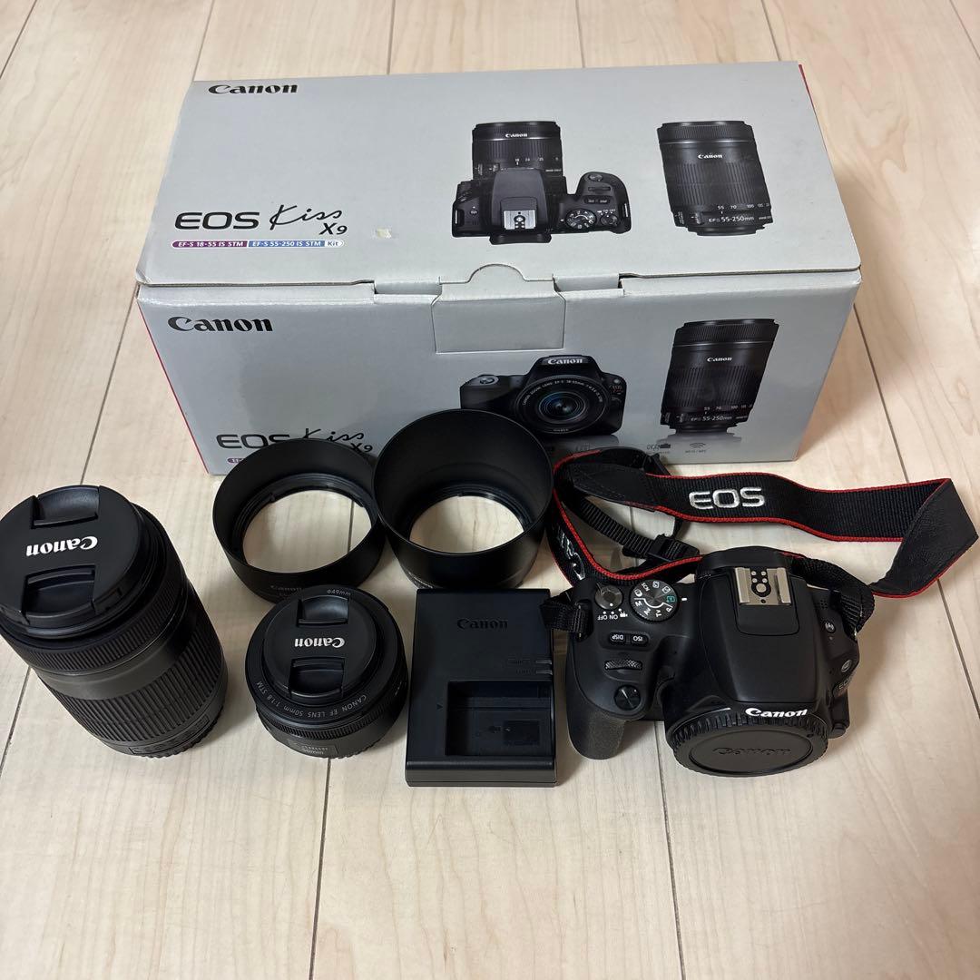 Canon EOS Kiss X9 デジタル一眼レフ　ダブルレンズ