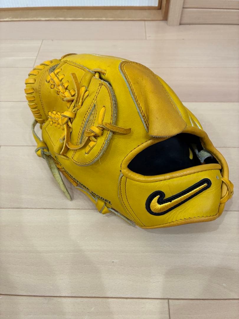 【即購入可】NIKE_軟式グローブ_左投げ_投手用_松坂大輔モデル_イエロー