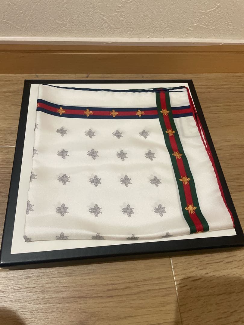 GUCCI シルク ポケットチーフ