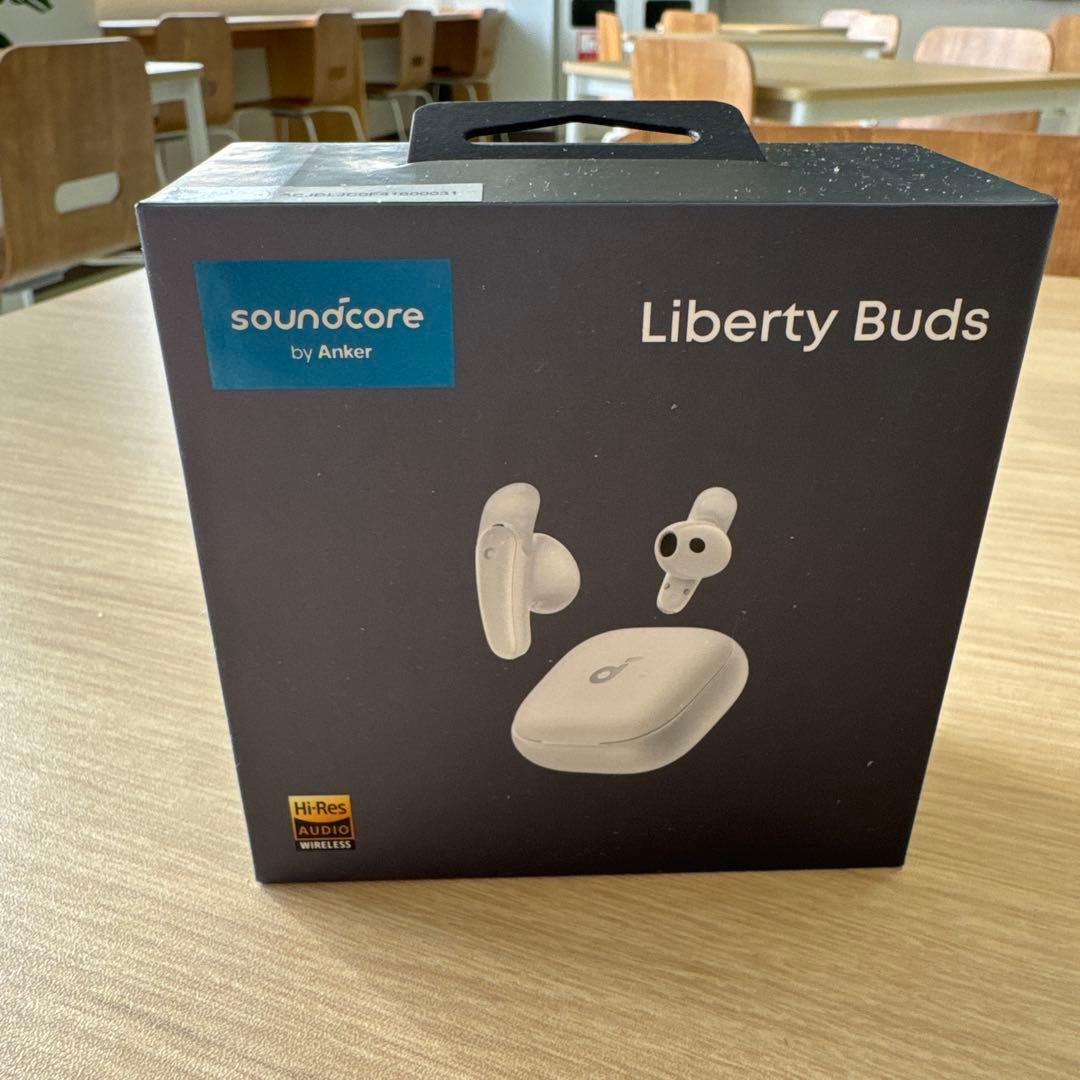 イヤホン Liberty Buds