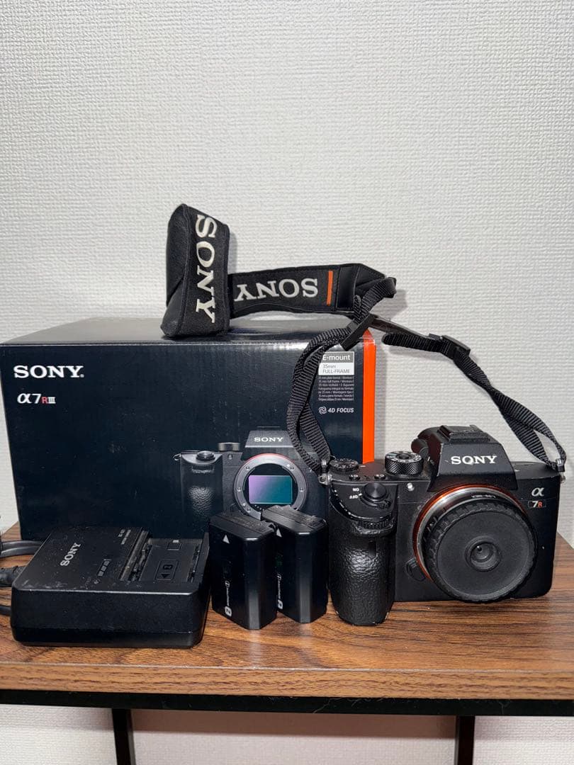 ［ジャンク品］SONY α7rⅲ バッテリー2個 チャージャー　フィルム調レンズ