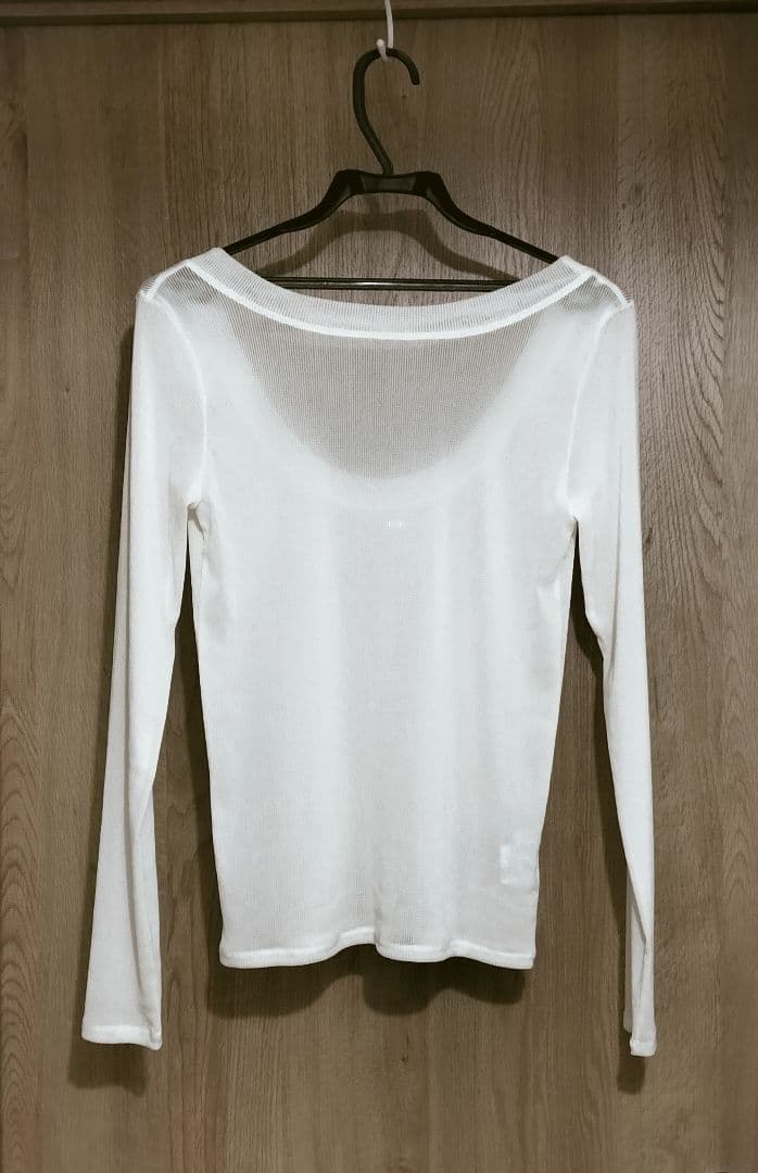 anuans バックオープンシアーカットトップス アイボリー