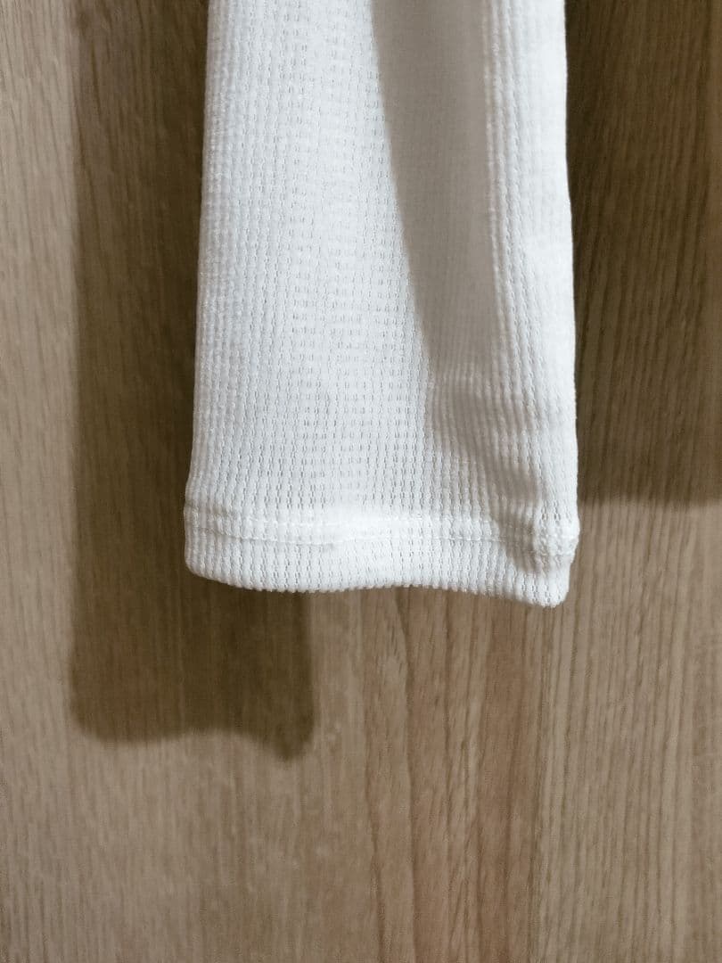 anuans バックオープンシアーカットトップス アイボリー