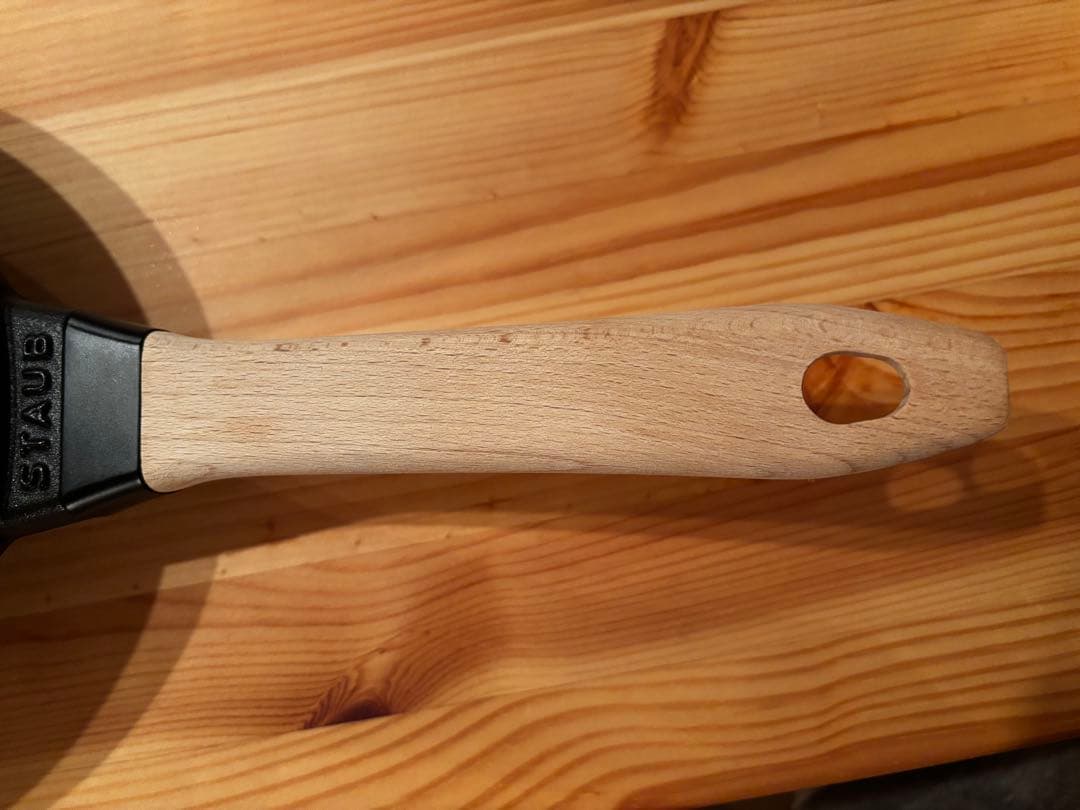 ヨリ　ストウブ　ウッドハンドルフライパン　２０cm