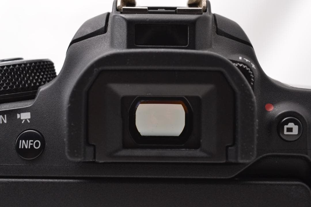 ■ 美品 ■ キャノン　Canon EOS 9000D ダブルズーム