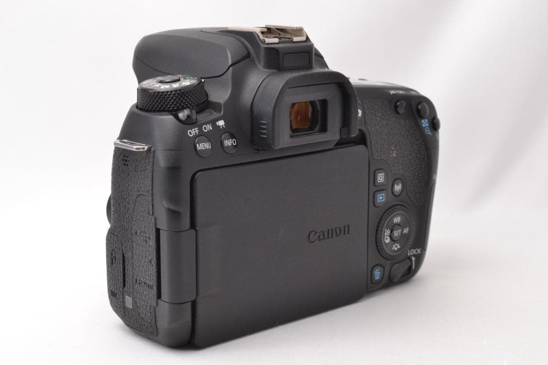■ 美品 ■ キャノン　Canon EOS 9000D ダブルズーム