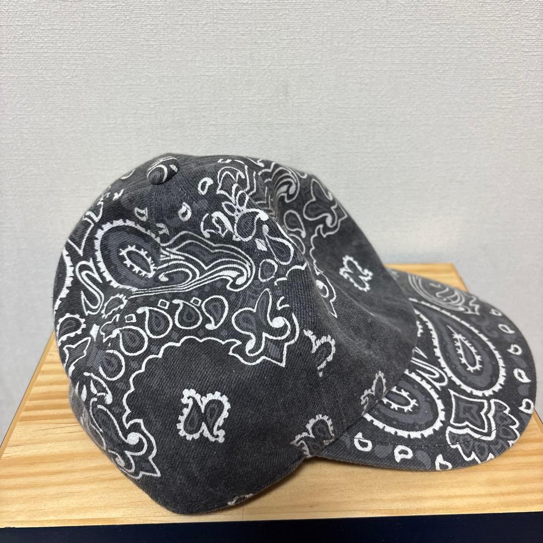 sacaiバンダナ柄 グレーキャップ Sロゴ