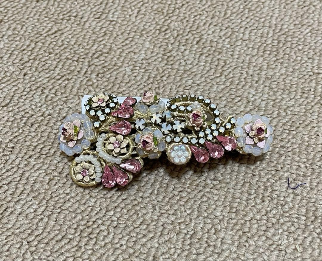 ミハエルネグリン花柄ビジュー付きバレッタ