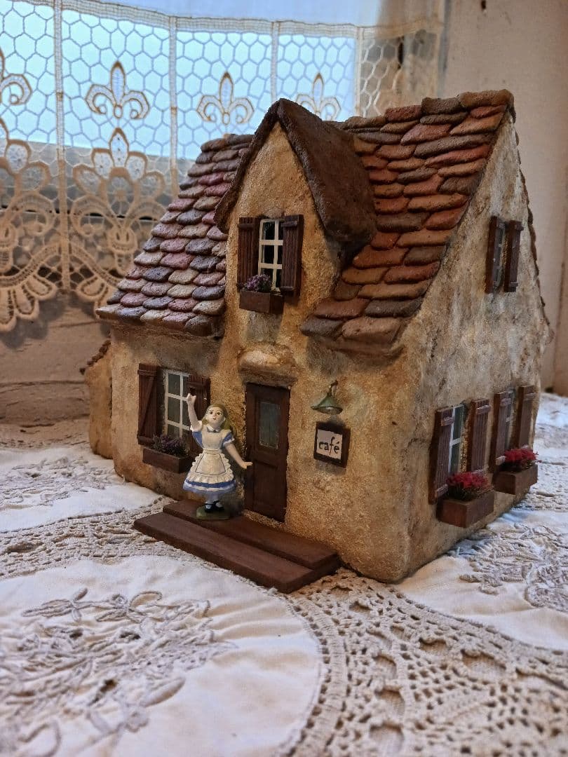 モルタルオブジェ　可愛いカフェ