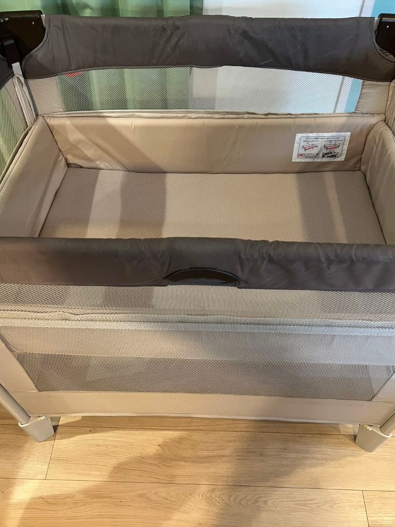 【メル84111】アップリカ ココネルエアー　ベビーベッド