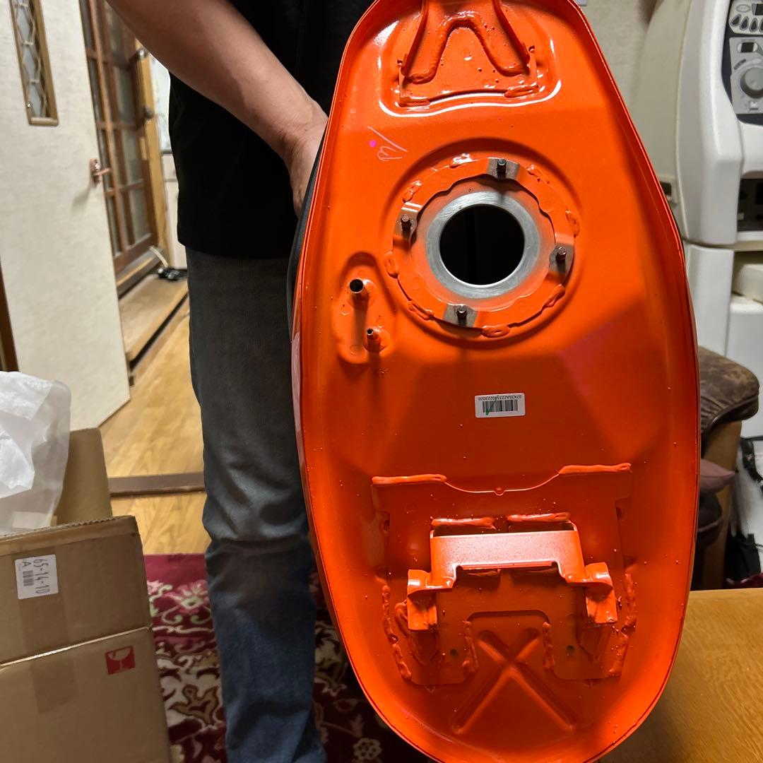 美品HONDA オレンジタンクCL250ガソリンタンク 新車外しです。