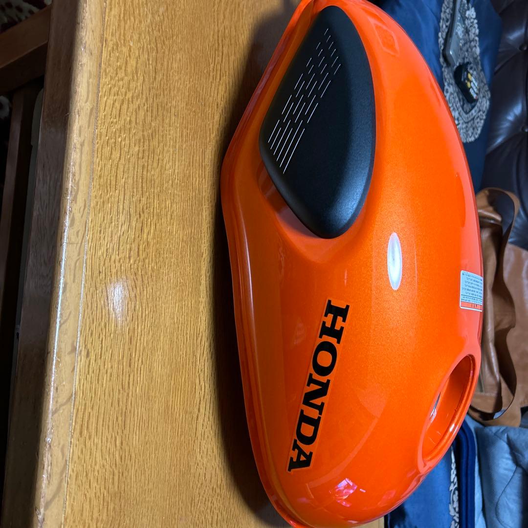 美品HONDA オレンジタンクCL250ガソリンタンク 新車外しです。