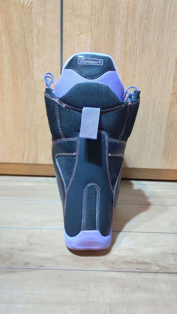 Burton スノーボードブーツ 女性用 黒と紫