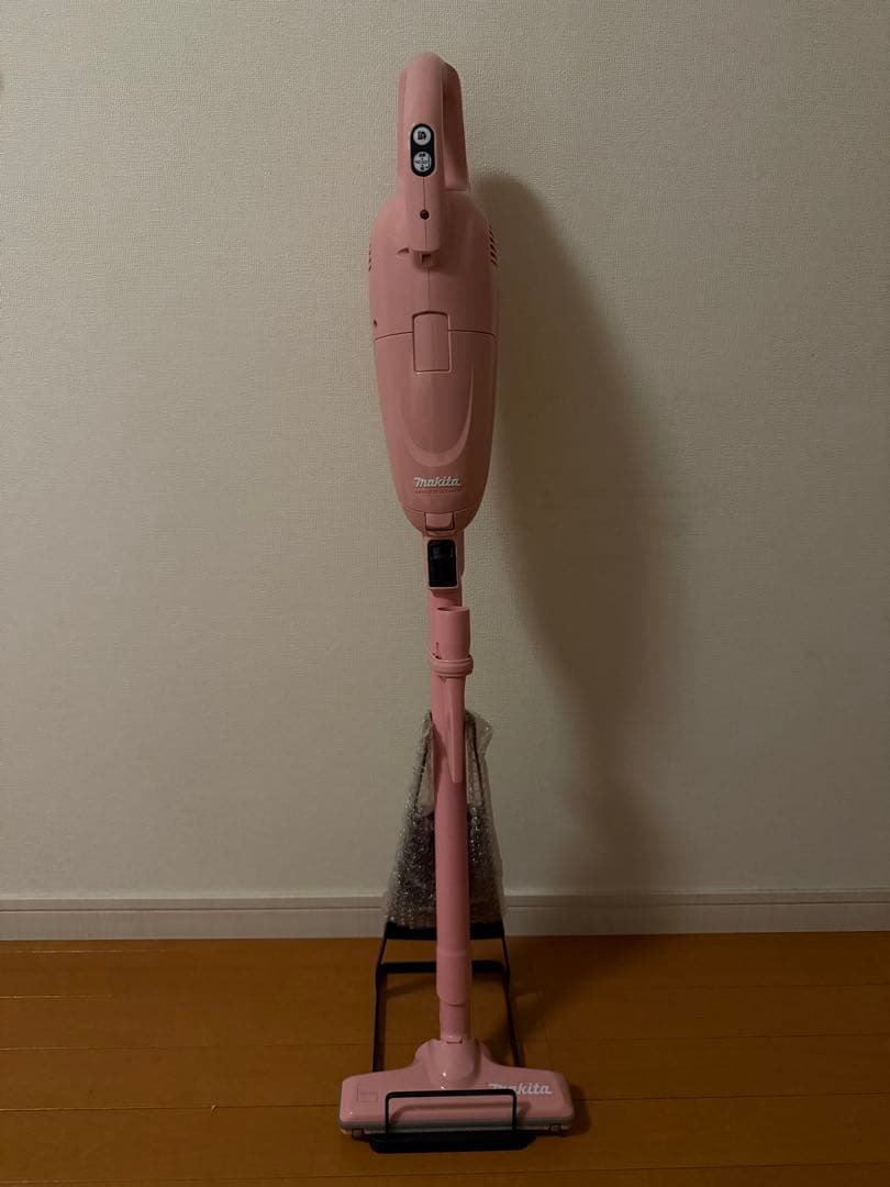 マキタ　コードレス掃除機　コードレスクリーナー　ピンク　スタンド付き