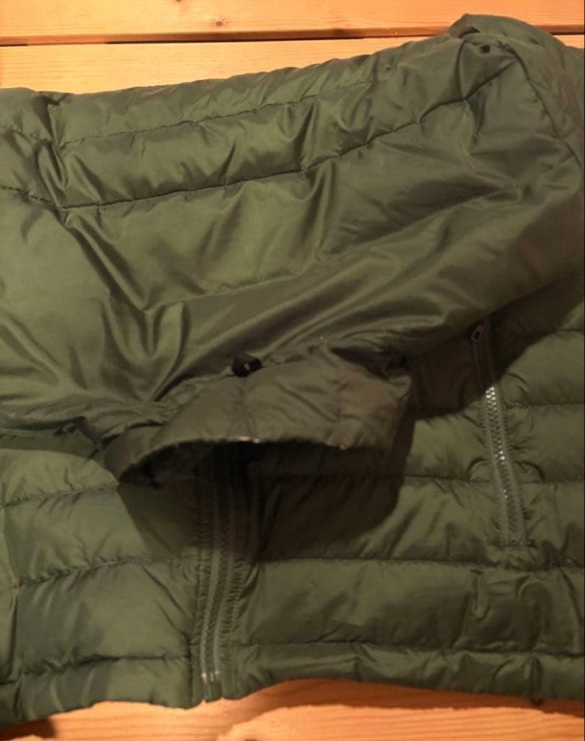 Patagonia ダウンジャケット sサイズ オリーブグリーン　最終値下げ