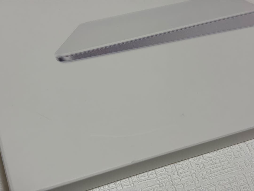 Magic Trackpad（USB‑C）ホワイト（Multi-Touch対応）