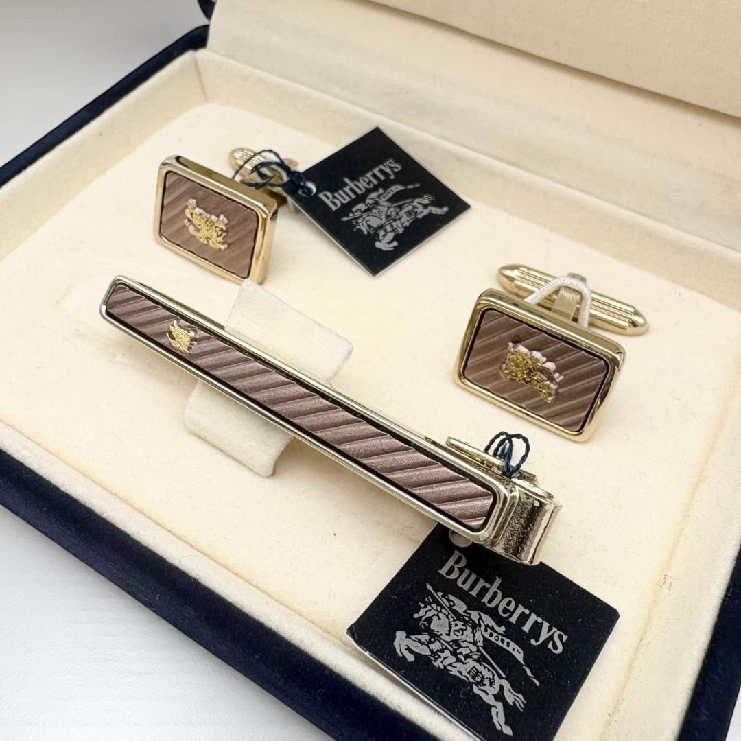 タグ付き未使用 バーバリー ネクタイピン カフス 3点セット　ケース付き