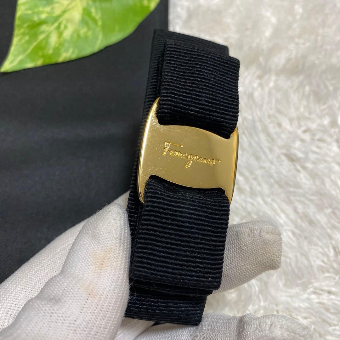 フェラガモ　バレッタ　ゴールド　金具　お洒落　小物　本体のみ