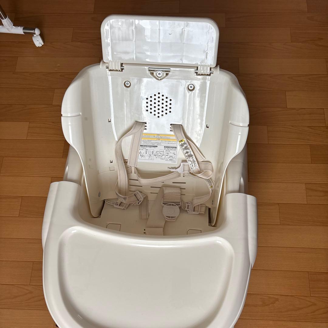 combiネムリラAUTOSWINGエッグショック電動ハイローチェア早い者勝ち‼️