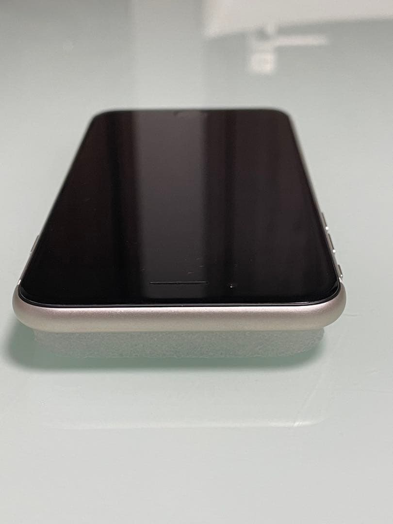 iPhone SE 第3世代 スターライト 64GB バッテリー100%