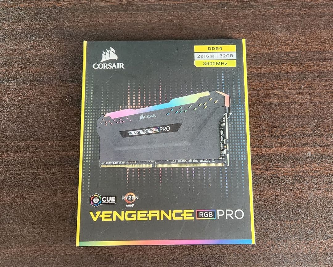 メモリー CORSAIR VENGEANCE RGB PRO 16GB