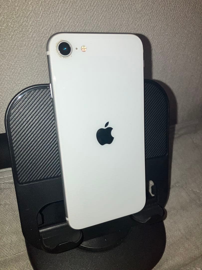 [即購入可] iPhone SE第二世代　ホワイト 本体
