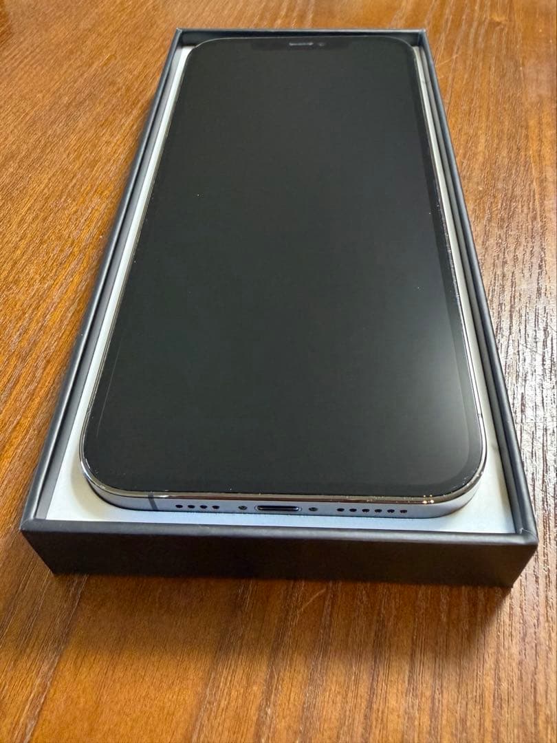 美品　iPhone12 Pro Max 256GB