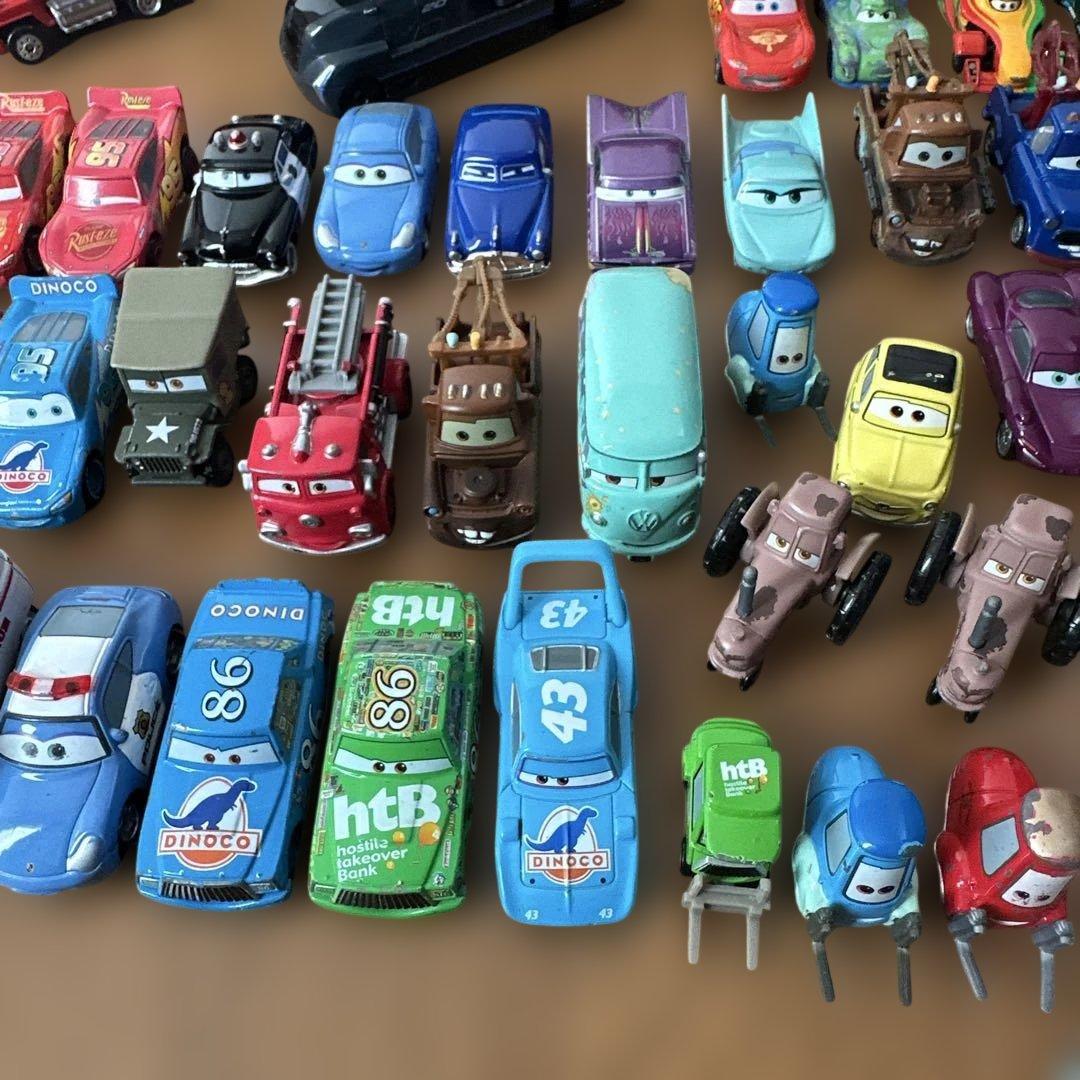 廃盤レア希少　カーズ ディズニー トミカ 大きなマックトレーラー