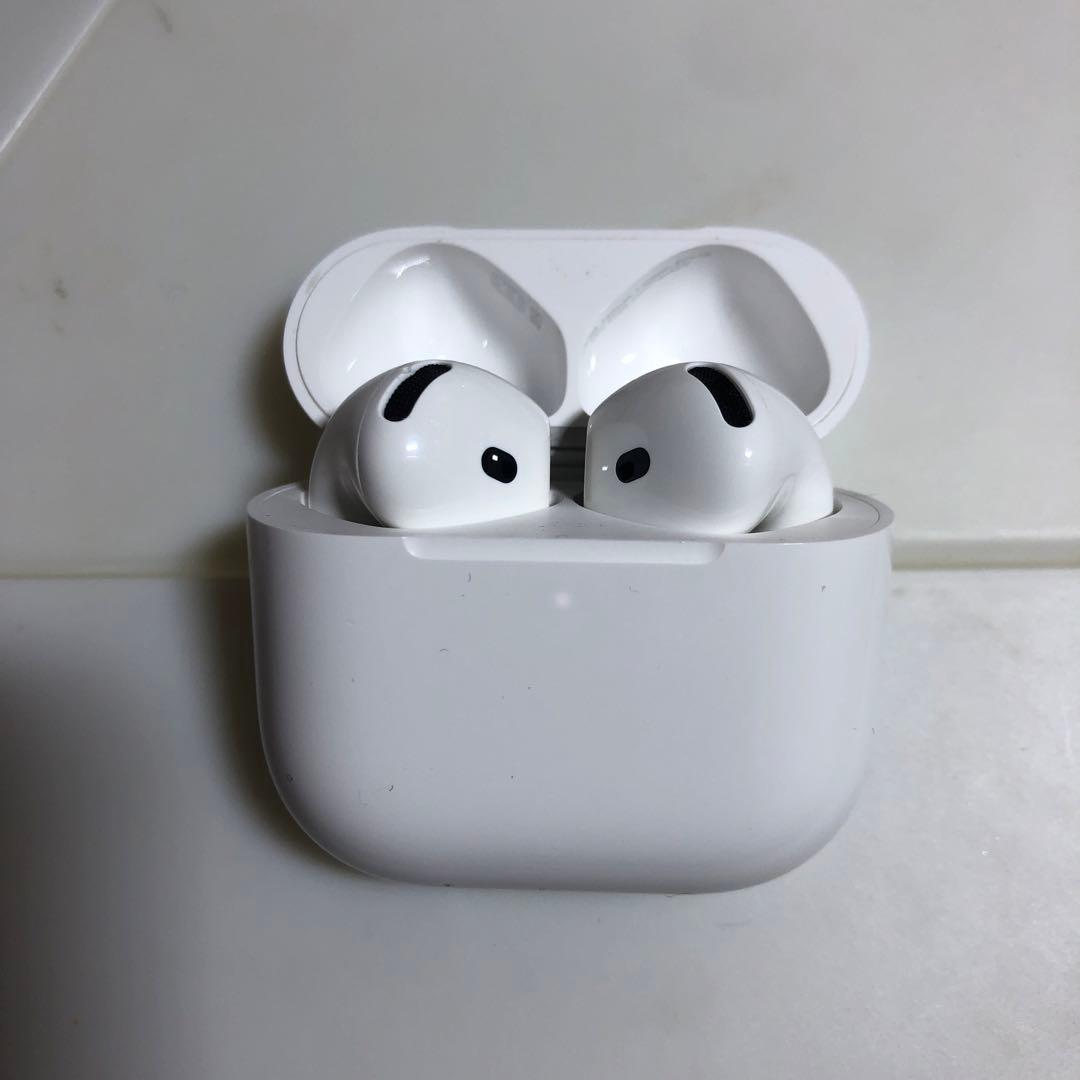 Apple AirPods 第4世代　ノイズキャンセリング付き なし