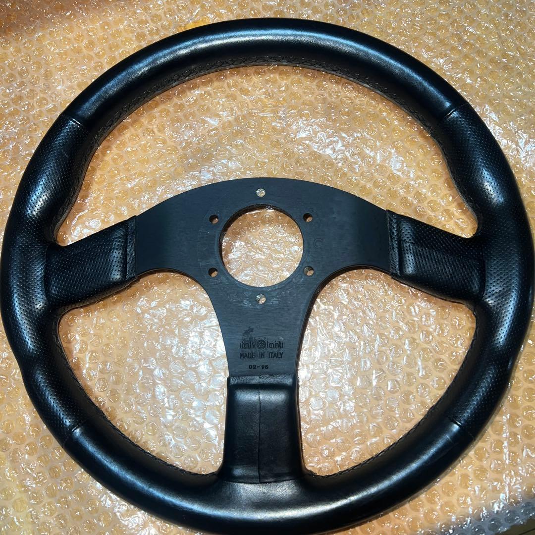italvolanti イタルボランテ イモラ パンチング レザーステアリング