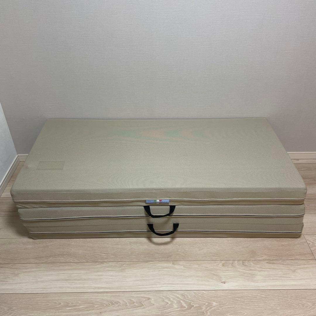 magniflex マニフレックス 三つ折 ダブル 引取り可（江戸川区船堀）