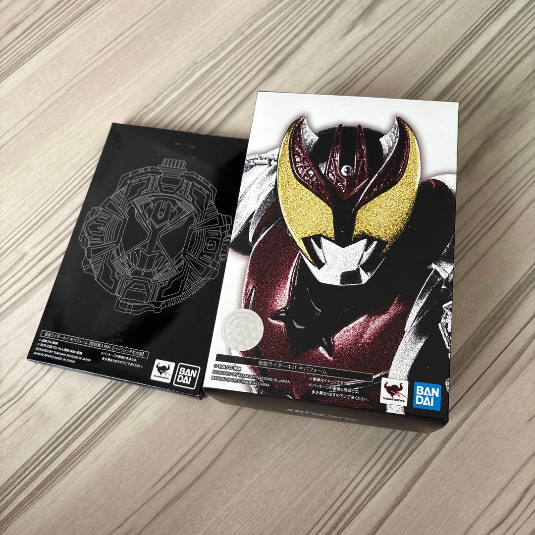 S.H.Figuarts(真骨彫製法) 仮面ライダーキバ キバフォーム 「仮面…
