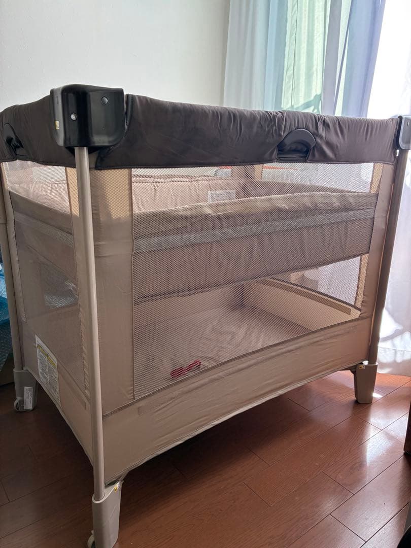 #美品#ココネルエアー　ココアブラウン　ベビーベッド アップリカ
