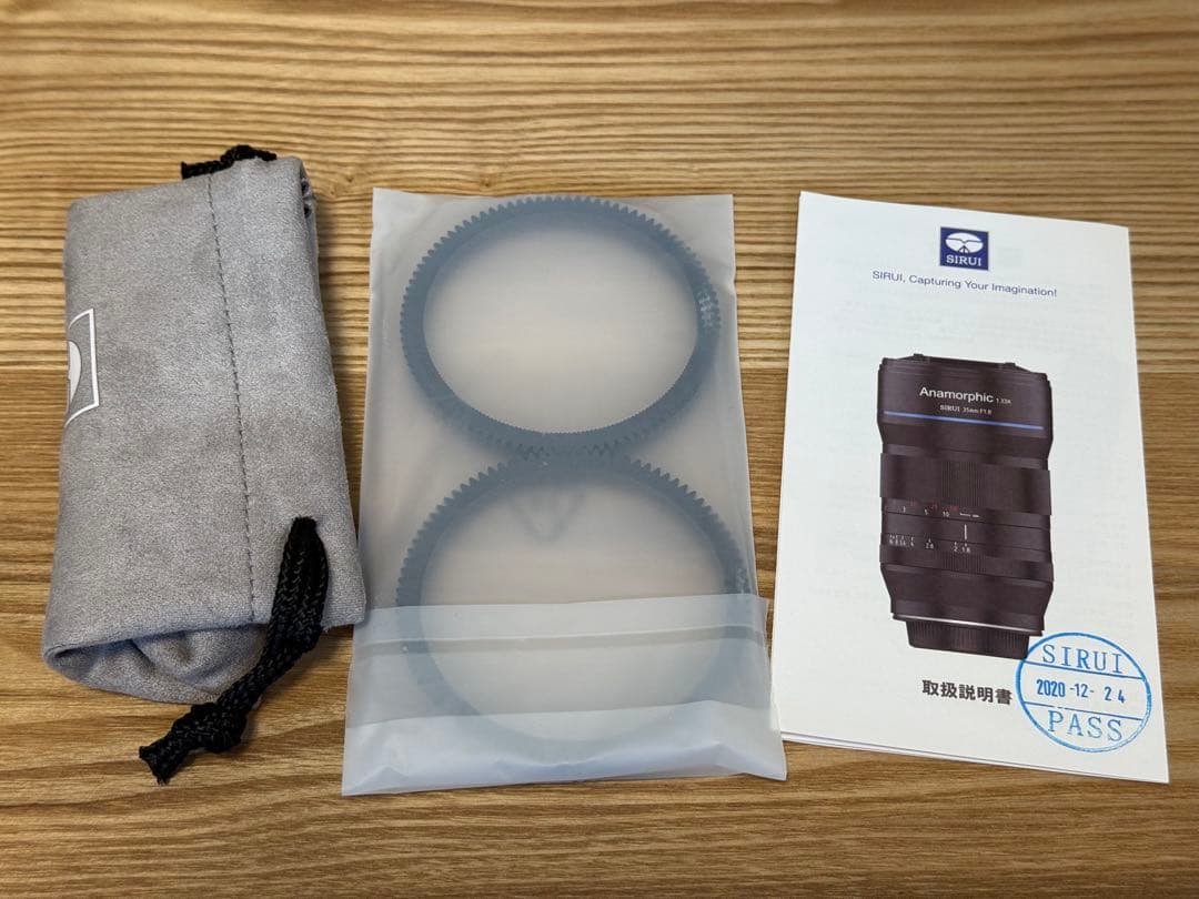 SIRUI 35mm F1.8 1.33x M4/3 アナモルフィックレンズ