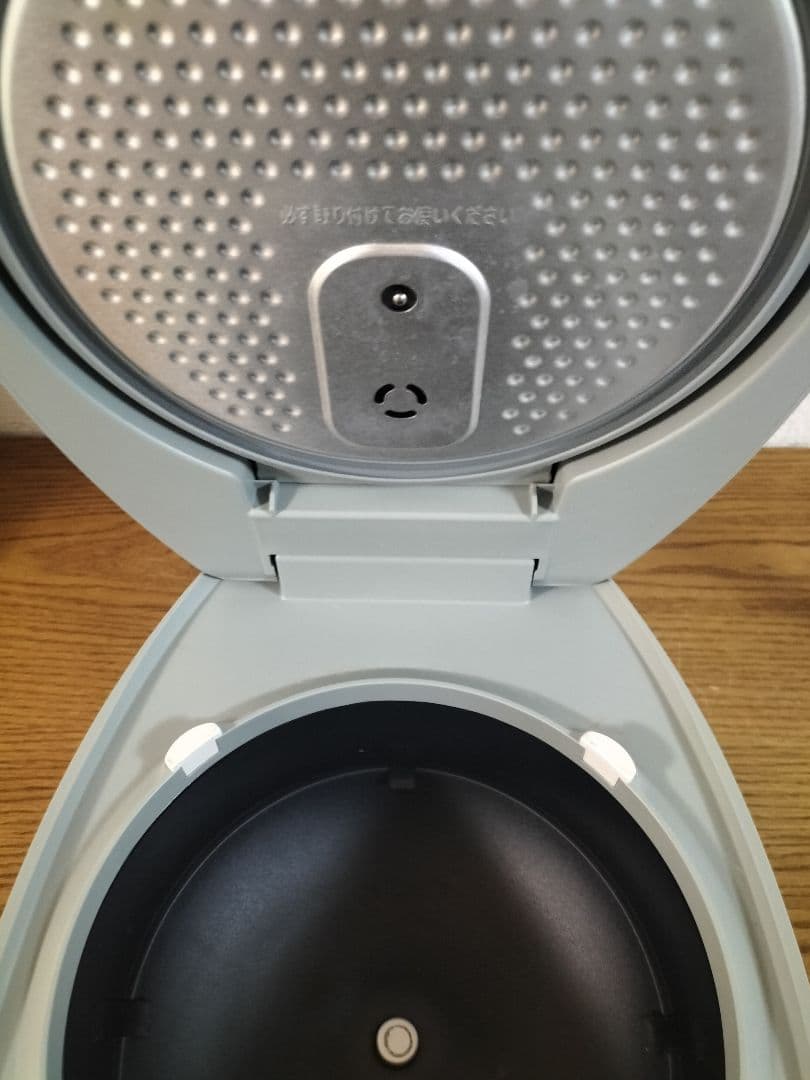 美品　アイリス IH炊飯器 5.5合炊 RC-IL50-G 2024年製