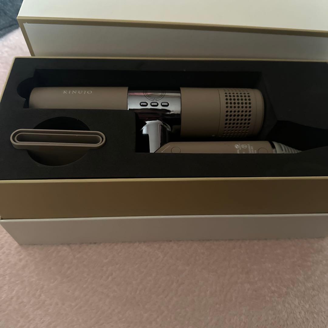 ほぼ新品 KINUJO ヘアドライヤー ブラウン
