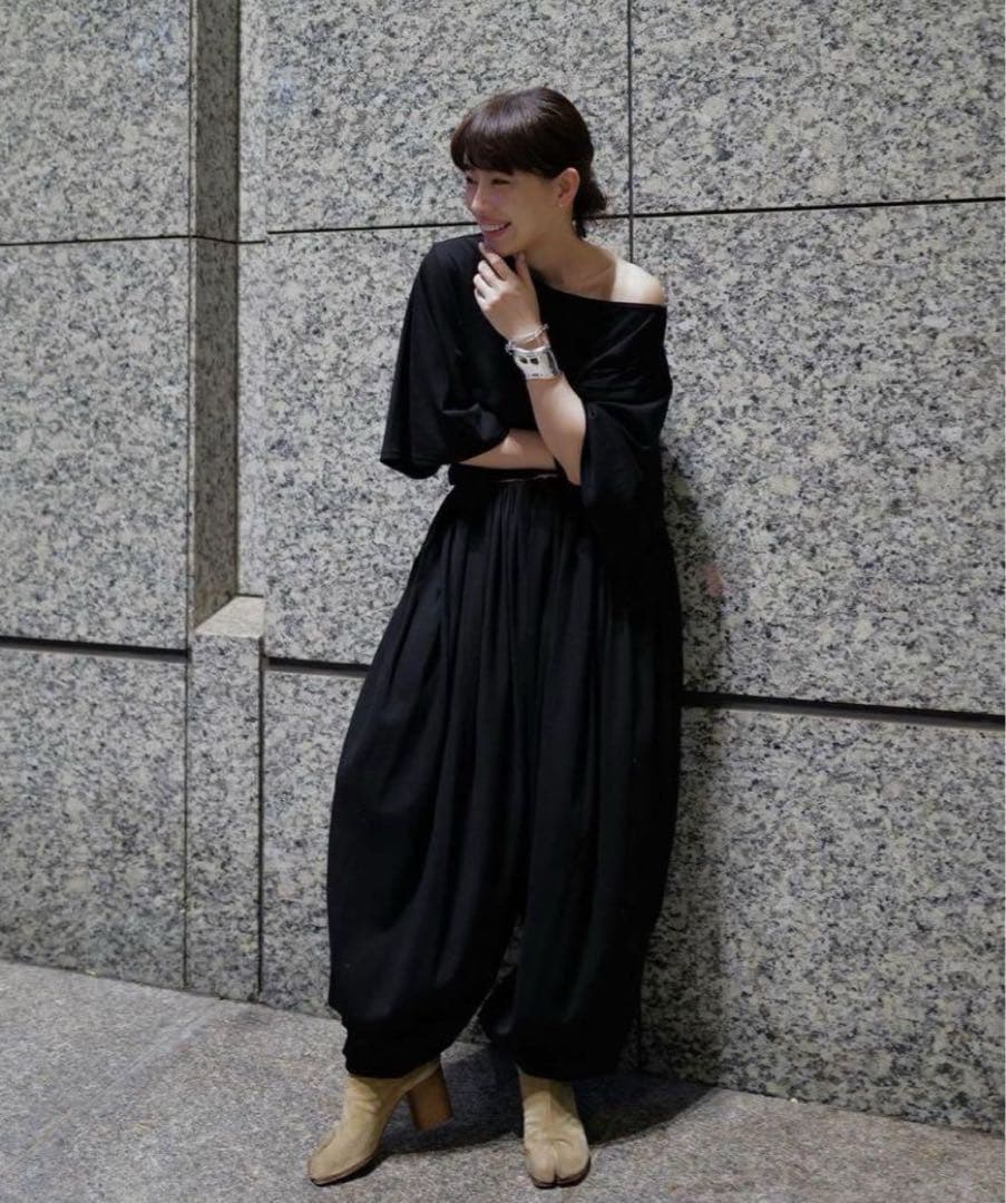 ETRE TOKYO ウエストギャザーバルーンカットパンツ　ブラック　S